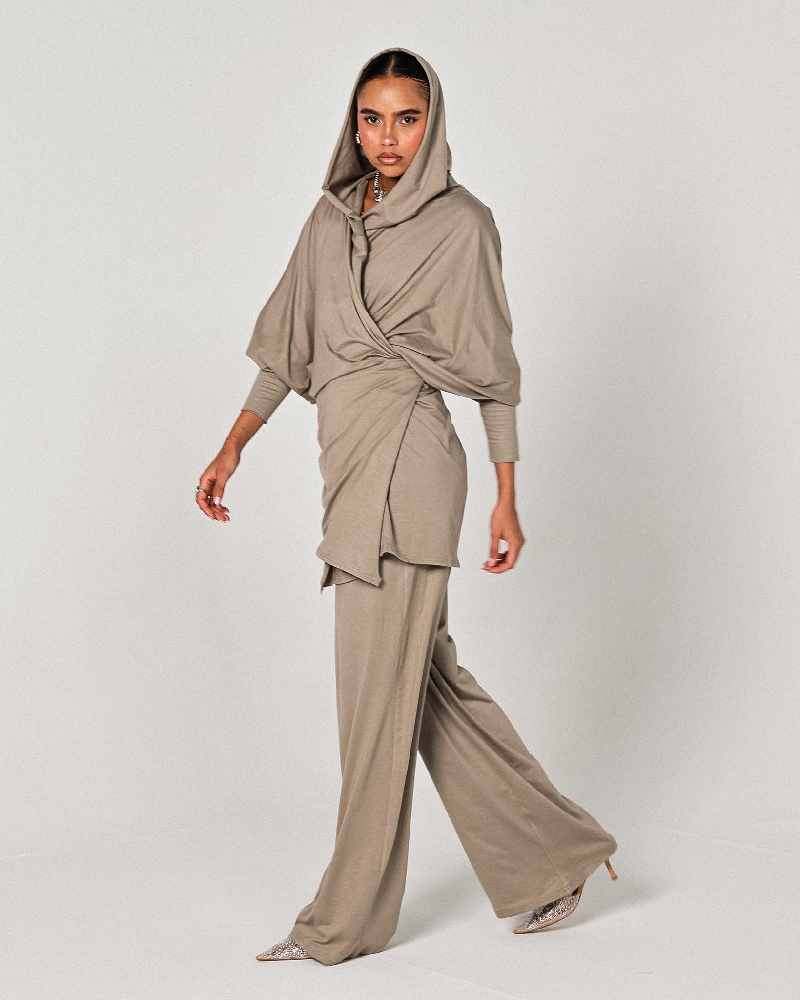 The hooded sand set