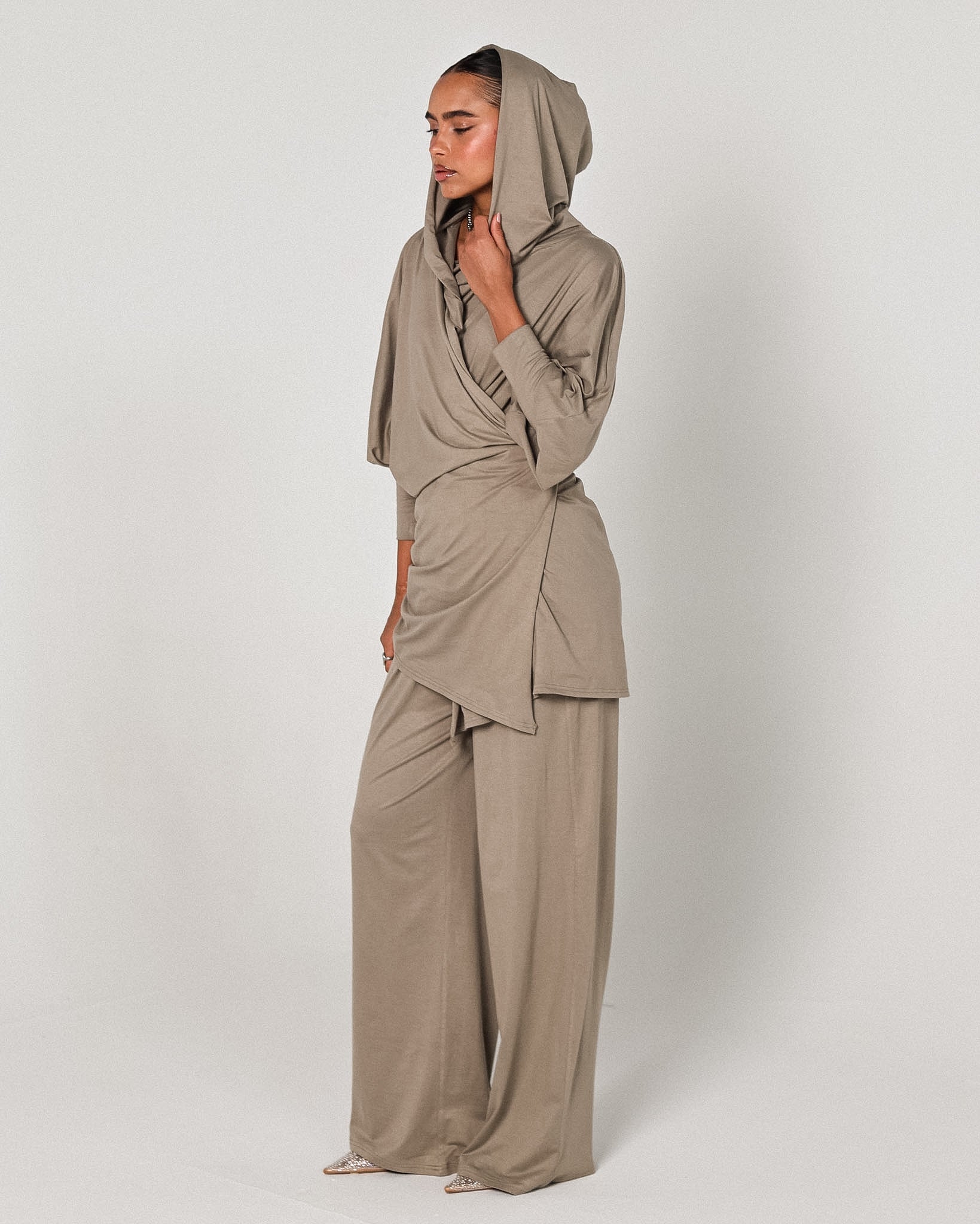 The hooded sand set